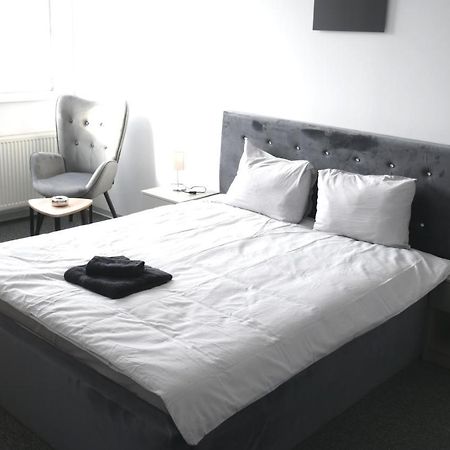 Luana Airport Apartments #8 Otopeni Exteriör bild