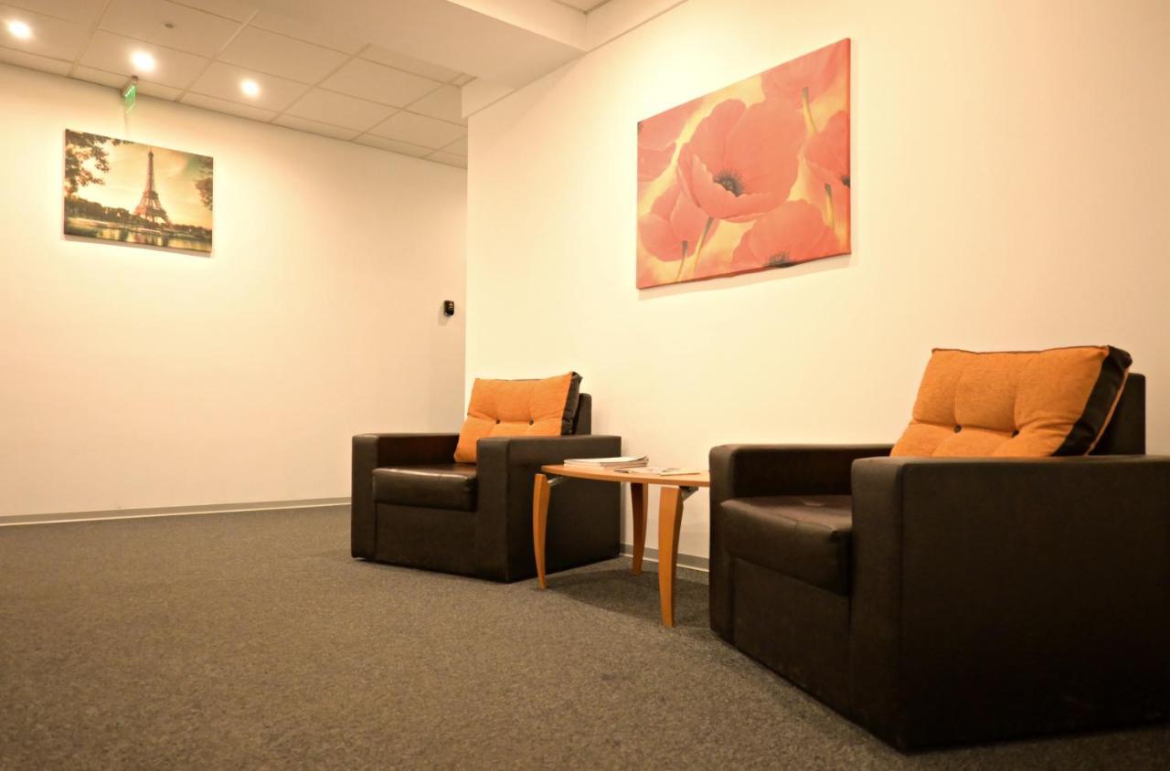 Luana Airport Apartments #8 Otopeni Exteriör bild